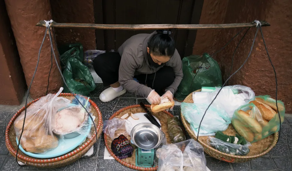 Bàn ăn tại Nắng Coffee